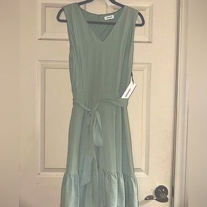NWT Women’s Calvin Klein dress!! Size 14!